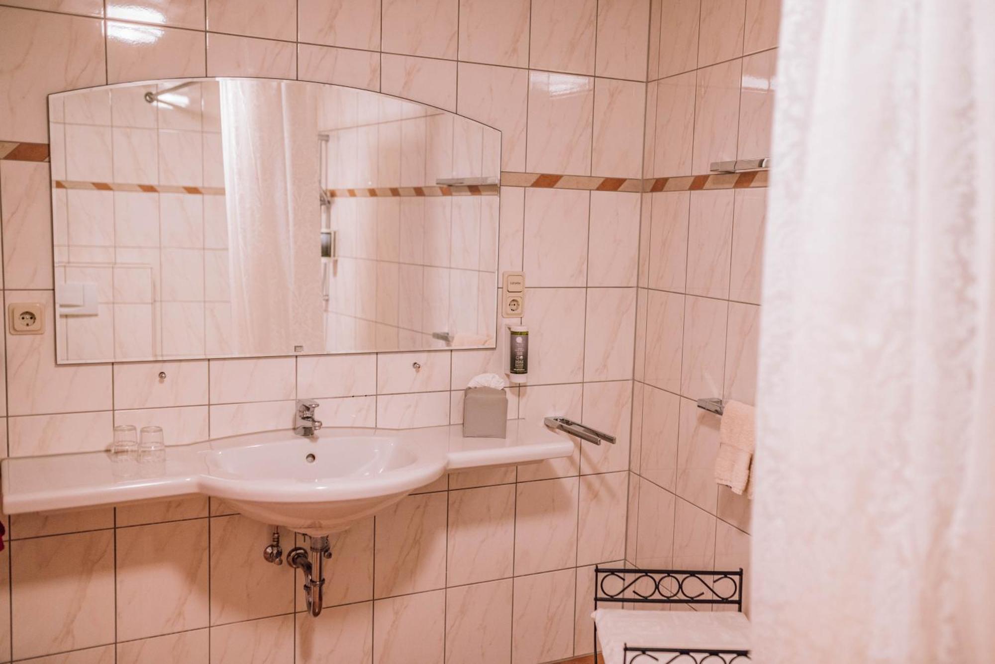 Schmidtburger Hof Hotel Weiler bei Monzingen Phòng bức ảnh
